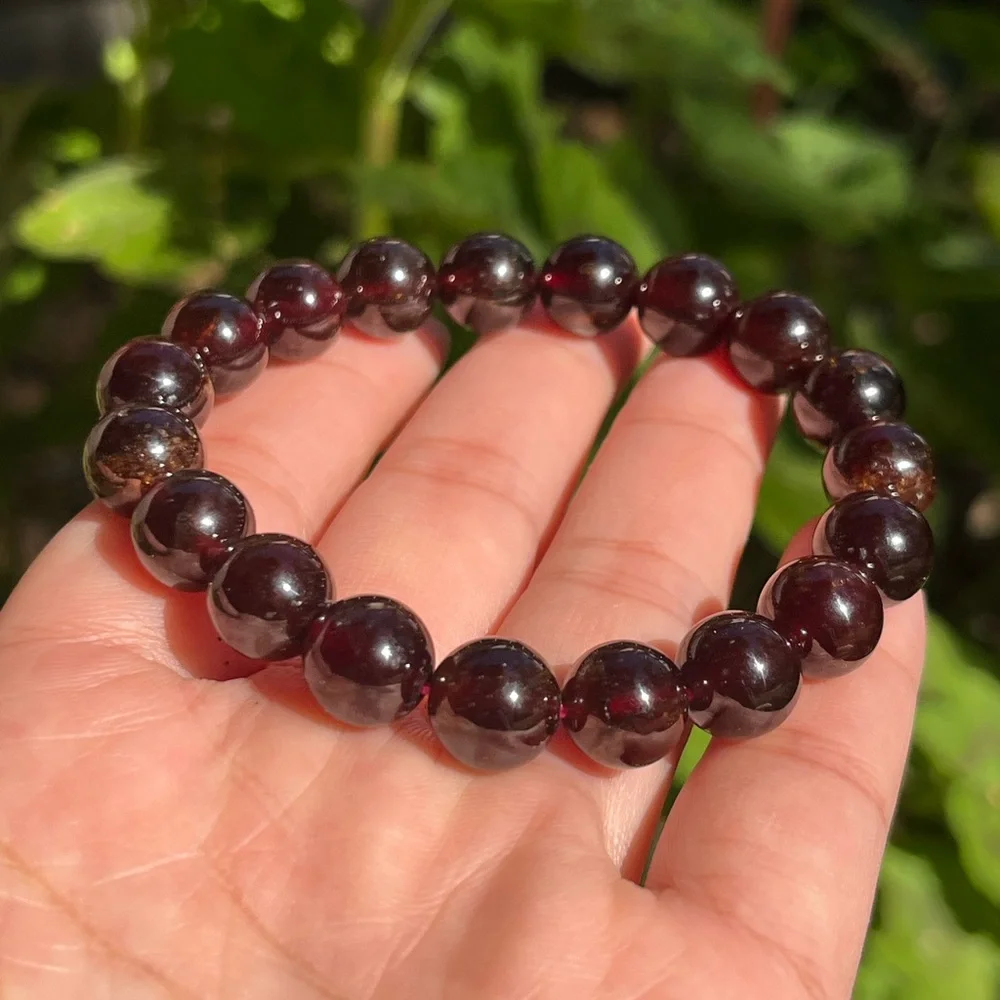 10mm‎ stretchable natural garnet bracelet